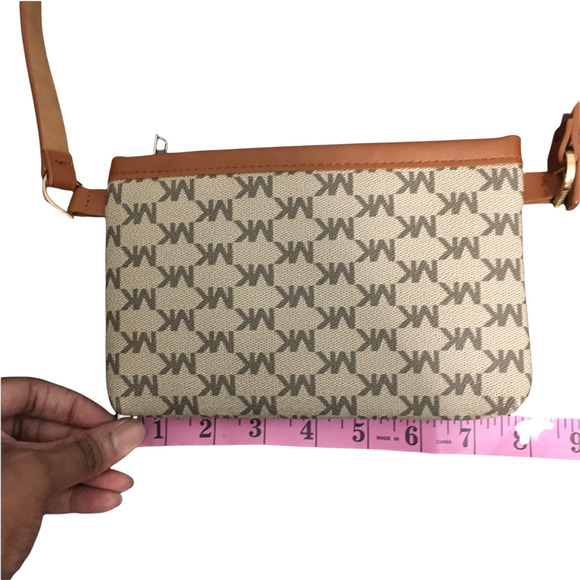 Michael Kors Women's MK Signature Genuine Leather Fanny Waist Bag - Picture 5 of 11